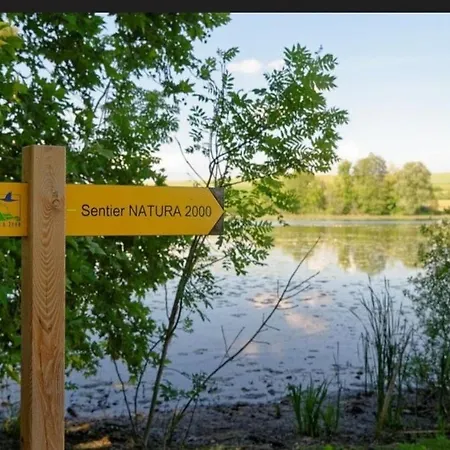 Insolite En Pleine Nature Neuville-Day